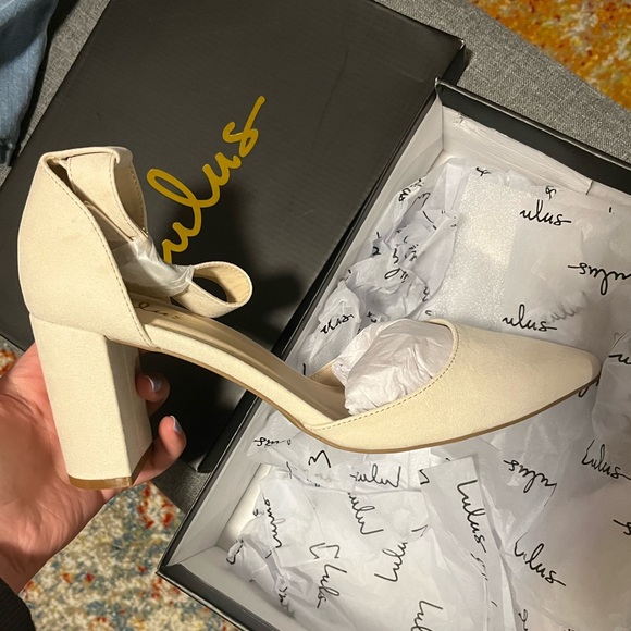 Lulus Bone Pointed Toe Heel - Picture 1 of 4